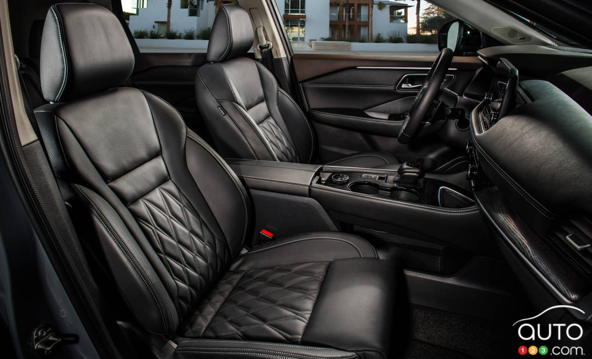 Nissan Rogue 2021, première rangée